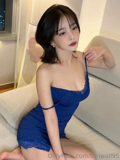 【2023-05-11】My master playing with my boobs..😅.m4v